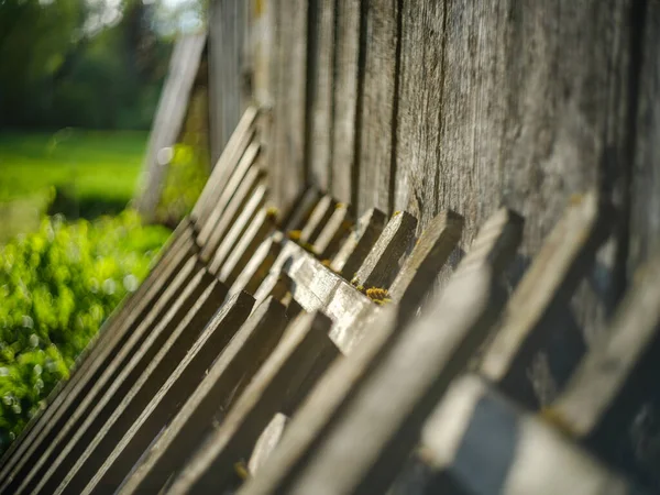 Oude Landelijke Schuur Van Houten Planken Beton Het Platteland Zomer — Stockfoto