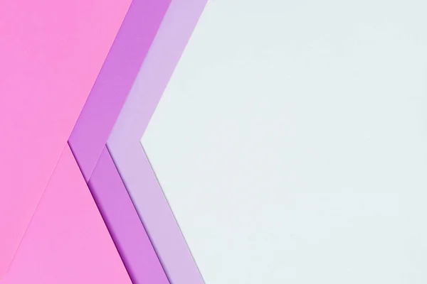 在白色背景下 紫色和粉色的纸层被叠成一层 阴影柔和 适合用作设计元素或网站封面设计理念 复制空间 — 图库照片