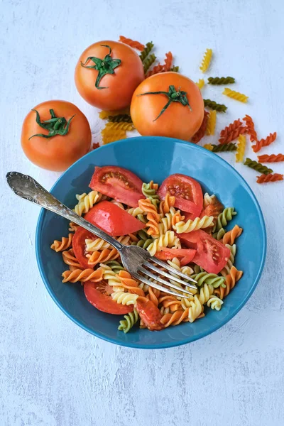 Salade Hélices Pâtes Aux Légumes Avec Tomate Vue Dessus — Photo