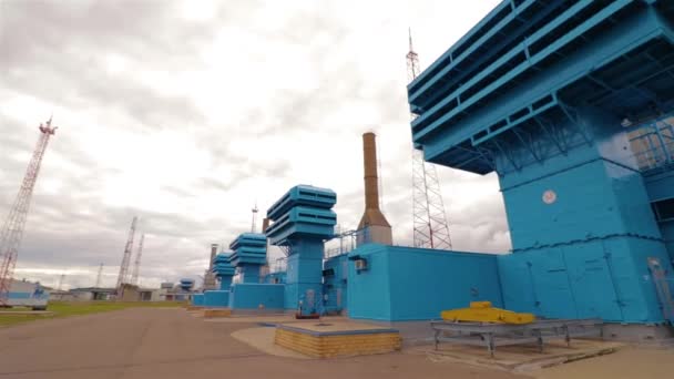 Gazprom. Il territorio della stazione di pompaggio del gas nel nord della Russia. — Video Stock