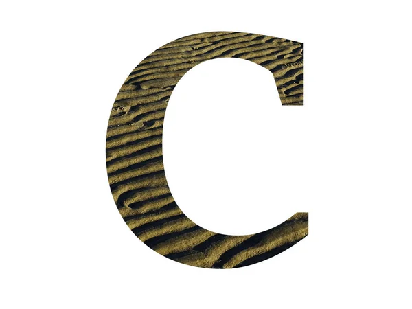 字母C 字母C 由海滩上的脊制成 颜色为黄色和褐色 以白色背景隔开 — 图库照片