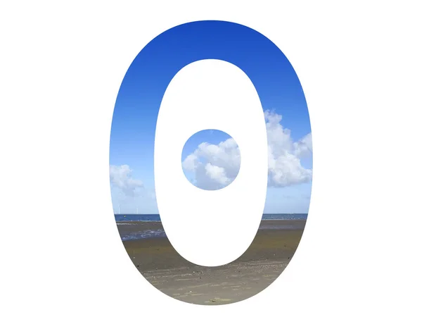 数字0的字母与海滩 大海和蓝天 孤立的白色背景 — 图库照片