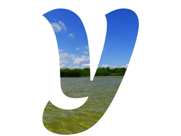 Буква Алфавита Выполненная Пейзажем Голубого Неба Зеленой Тростью Водой Озера — стоковое фото