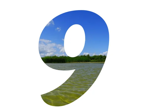 Numer Alfabetu Wykonanego Pejzażu Błękitnego Nieba Zielonych Trzcin Wody Jeziora — Zdjęcie stockowe