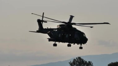 Helikopteri kapat, açık havada uç.