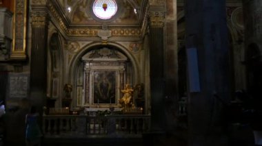 San Gimignano Kolej Kilisesi 'ndeki Bakire Meryem Tapınağı' na gidiyorum.