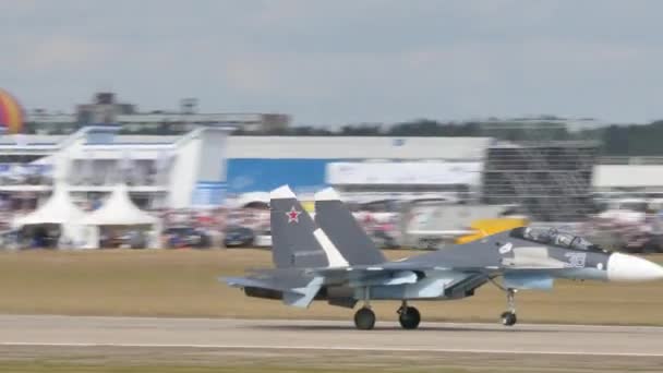 Sukhoi Su-30 Flanker z ruského námořnictva vzlétl demonstrace — Stock video