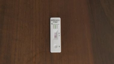 Coronavirüs için hızlı PCR testi SARS-COV-2 covid-19 'a pozitif sonuç verdi