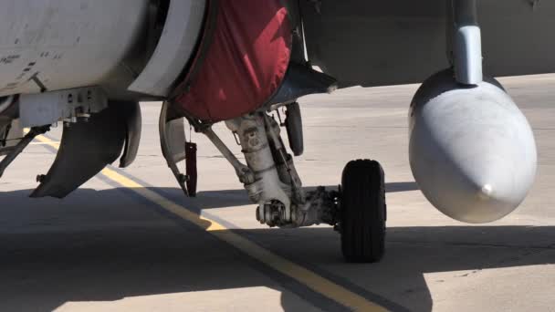 Details of military plane landing gear undercarriage — Stock Video