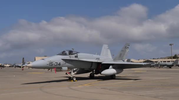 Boeing F-18 Hornet från spanska flygvapnet — Stockvideo