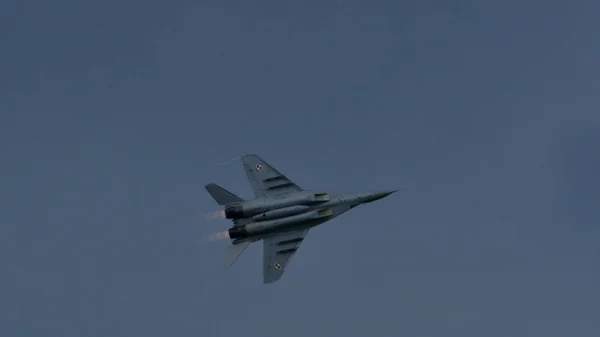 Jet da caccia MiG29 in volo con postbruciatore completo. Copia spazio — Foto Stock