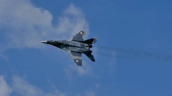 Polska MiG29 stridsflygplan bekämpa militära flygplan från Nato. Kopiera utrymme — Stockfoto