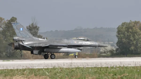 Lockheed Martin F-16 Strijd tegen de valk van de Griekse strijdkrachten — Stockfoto