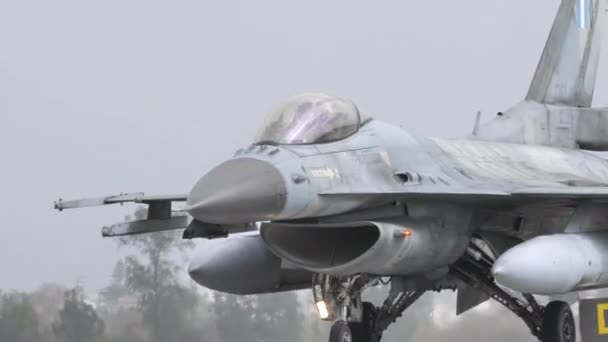 Canopy of a fast attack jet airplane made by american aerospace industry — Vídeo de stock