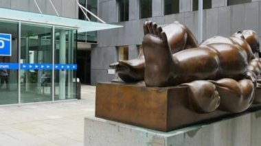 Gigantic Bronze sculpture of Reclining Woman Ruhende Frau by Fernando Botero