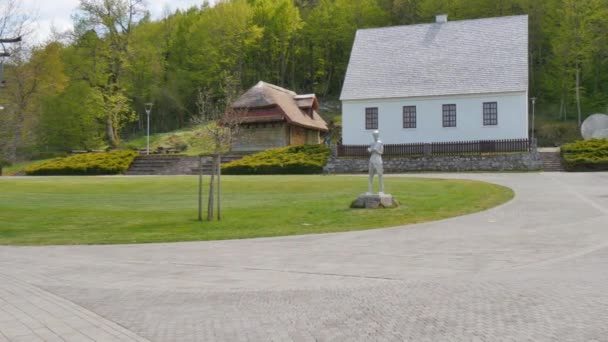 Tesla birthplace and Memorial Center in Smiljan and Church of St. Peter and Paul — Stockvideo