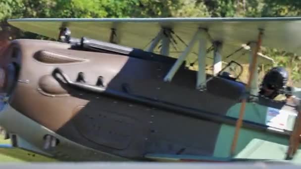 Pilot sit and drive SPAD S.XIII fighter plane — Stock Video