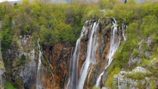 Cascades à couper le souffle dans le parc national des lacs de Plitvice Croatie, Dalmatie du Nord — Video