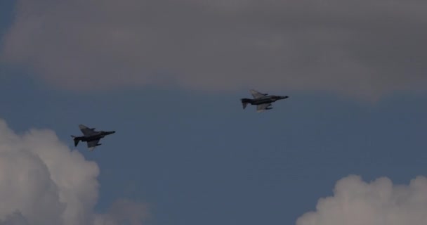 Konya Turkey June 2022 Silhouettes Two Dark Gray Military Fighter — Stockvideo