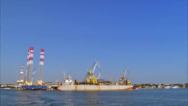 Pula Croatia August 2020 Hyperlapse Harbour Pula Croatia Giant Cranes — Stockvideo