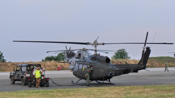 Piacenza Italie Juin 2022 Moteur Hélicoptère Militaire Démarre Avec Groupe — Video