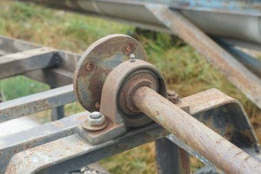 Endüstri sahasındaki demir eklemlerini kapatın.