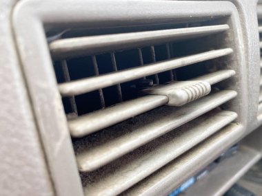 Havalandırma deliğini kapatın.