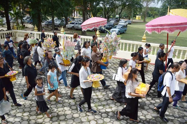 Rayong Tailandia Noviembre Una Ceremonia Budista Tradicional Kathin Celebrada Wat — Foto de Stock