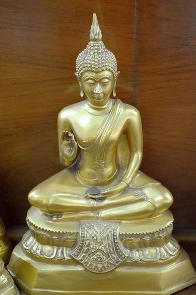 Arany Buddha Szobor Nyilvános Templom Thaiföld — Stock Fotó