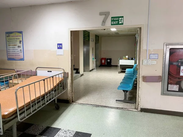 Больничная Койка Ждет Следующего Пациента Больнице Чачоэнсао — стоковое фото