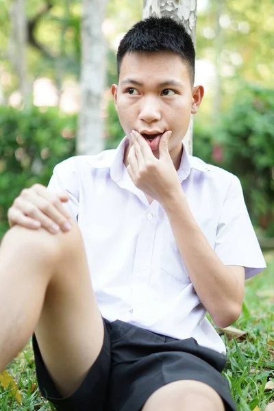 Primer Plano Lindo Hombre Naturaleza Jardín — Foto de Stock