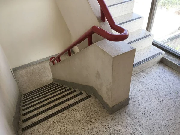 关闭大楼的楼梯 — 图库照片