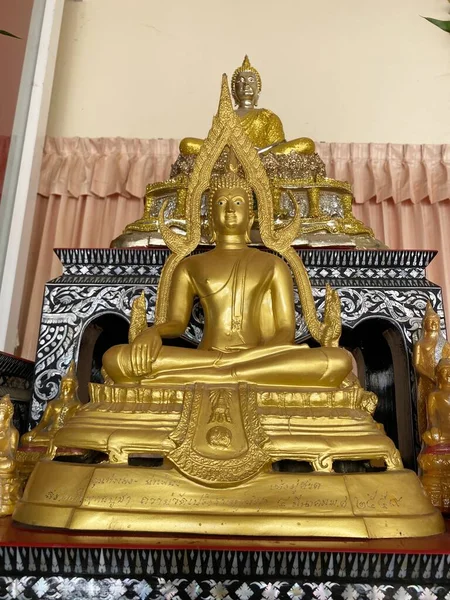 Fechar Estátua Buda Ouro Templo — Fotografia de Stock