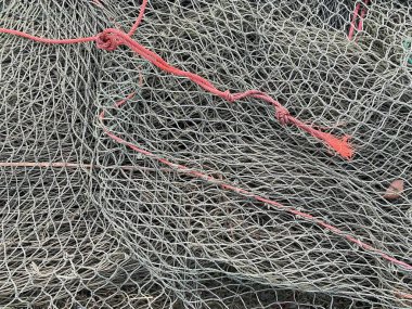 Balık tutmak için eski bir ip.