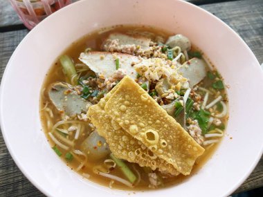 Lezzetli Asya yemeklerinin yakın görüntüsü