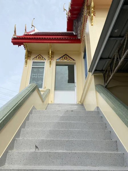 Tayland Şehrindeki Tapınağın Merdivenleri — Stok fotoğraf