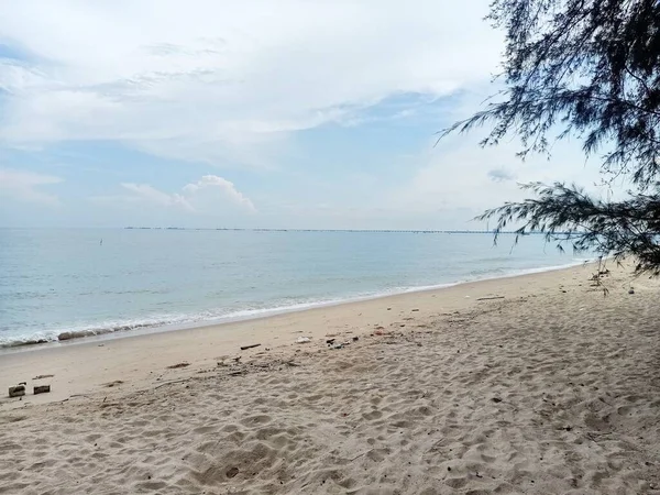 Gyönyörű Strand Tenger Hullámok Kék — Stock Fotó