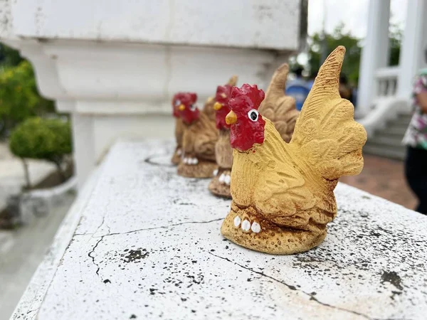Chicken Statue Street — Photo