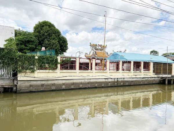 Şehrin eski kasabası. Arka plandaki en ünlü simge.