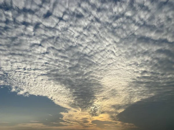 Bulutlu Güzel Gökyüzü Doğa Arka Planı — Stok fotoğraf