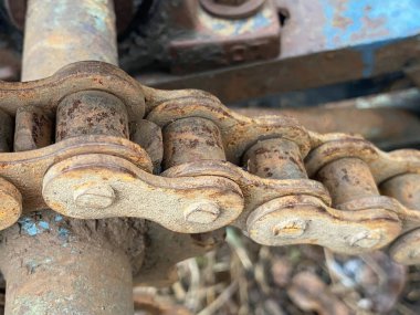 old rusty metal chain for repair and maintenance