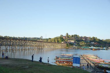 5 Ocak 2017: ahşap Pzt Köprüsü, Sangkhla Buri, Kanchanaburi, Tayland