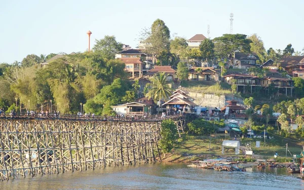 5 Ocak 2017: ahşap Pzt Köprüsü, Sangkhla Buri, Kanchanaburi, Tayland