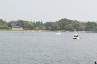 Tayland 'daki nehrin manzarası