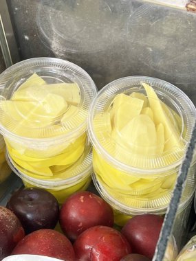 Tayland 'da pazarda meyve turşusu