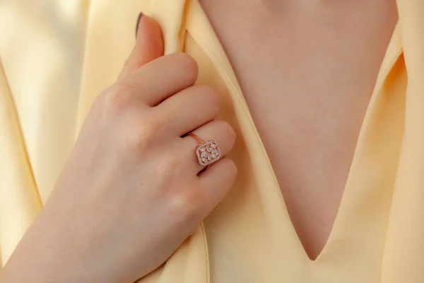 Elegant Lady Wearing Diamond Ring Close Diamond Ring Silver Ring — Stock Photo, Image