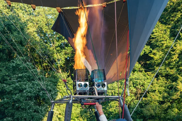 Heißluftballonbrenner Mit Brennender Flamme — Stockfoto