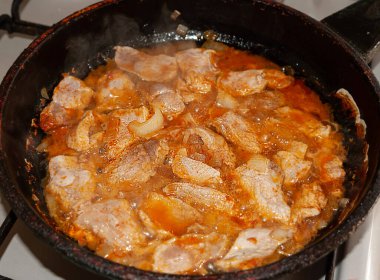 Kızarmış et ve kıyma iştah açıcı bir et yemeği için..