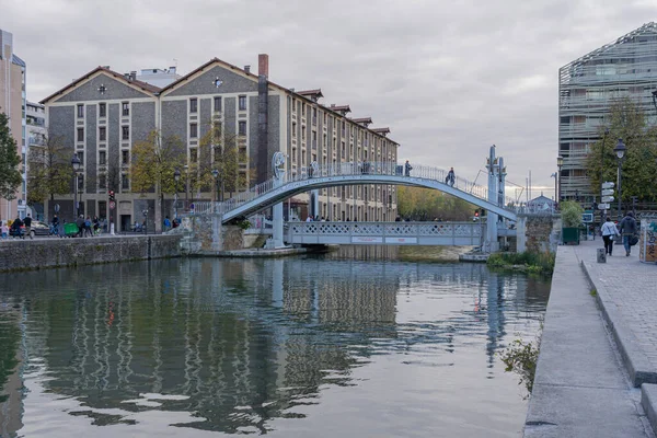 París Francia 2021 Reflexiones Sobre Canal Ourcq Del Puente Elevador —  Fotos de Stock