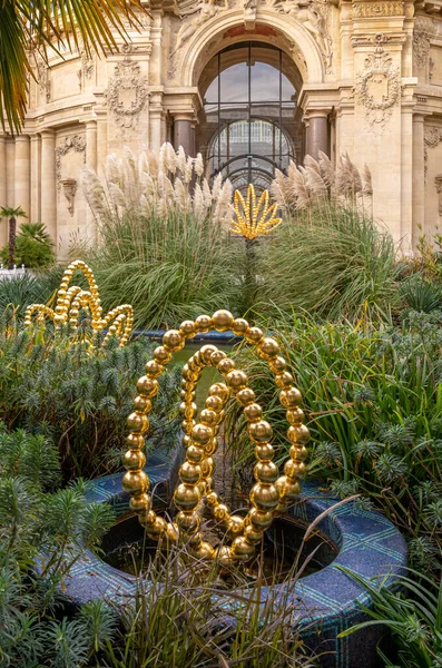 Paris Frankrike 2021 Paris Konstmuseum Utsikt Över Skulpturen Othoniel Trädgården — Stockfoto